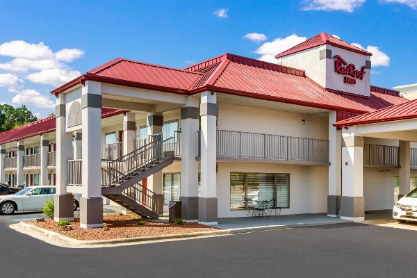 Red Roof Inn Fayetteville I-95 image 2