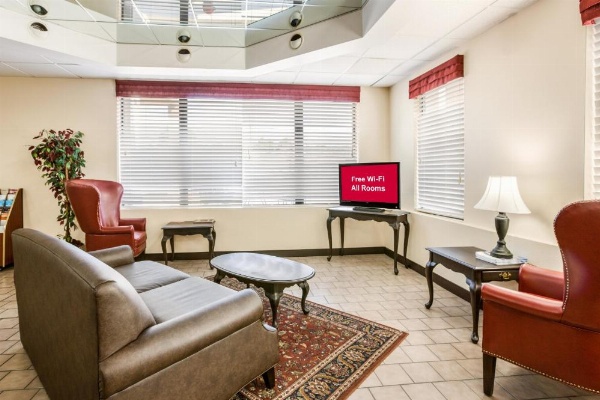 Red Roof Inn Fayetteville I-95 image 8